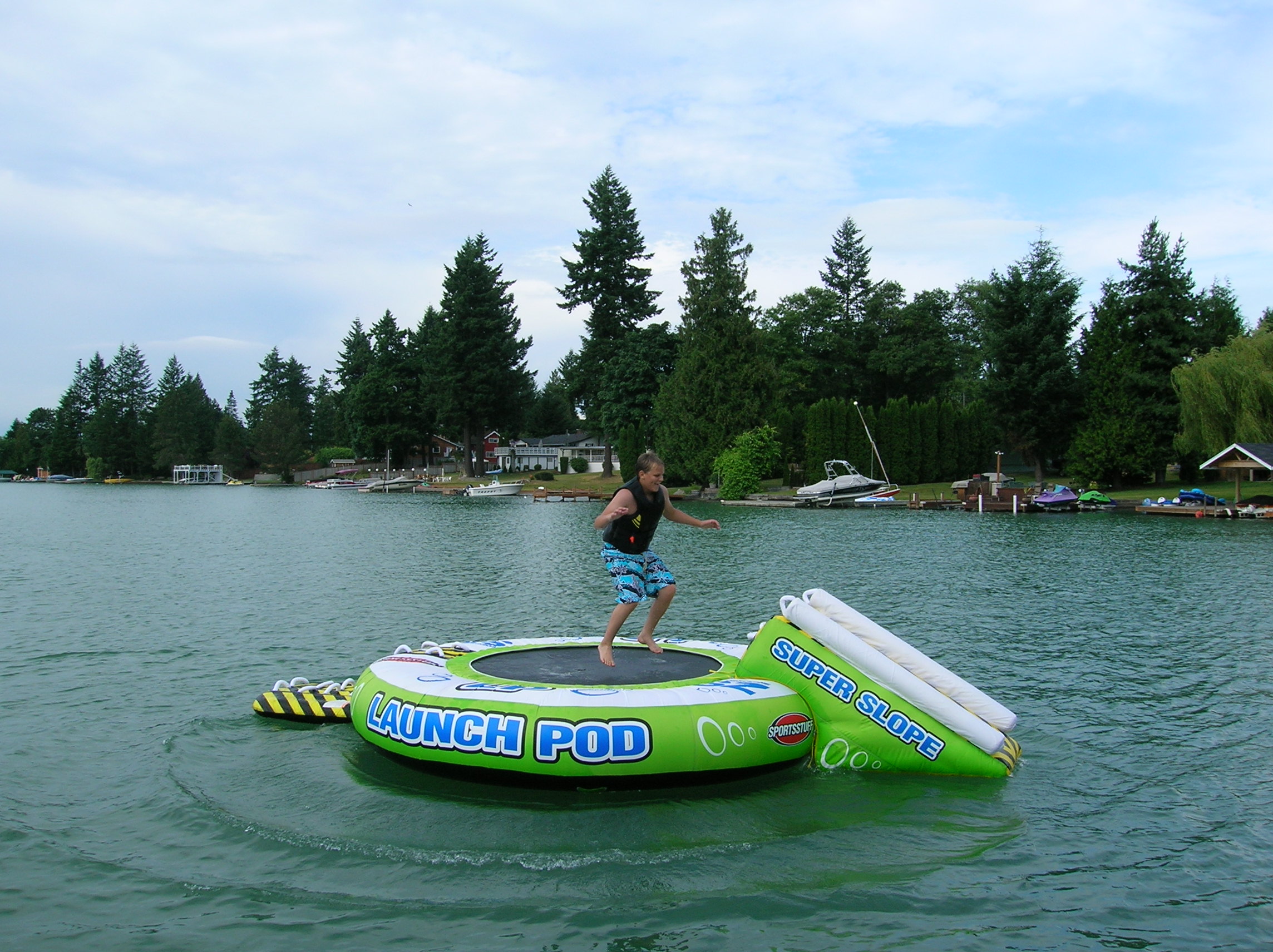 Water trampoline